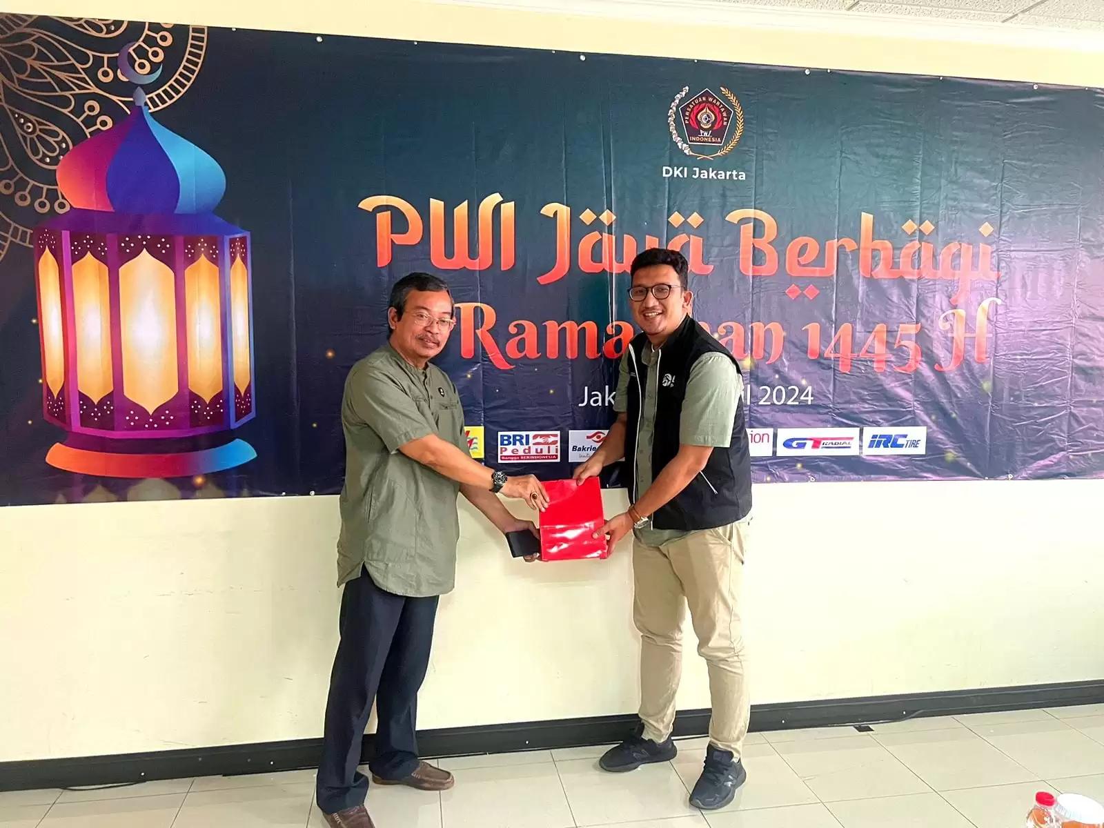 aket Sembako dan Santunan untuk Dhuafa dan Warakawuri