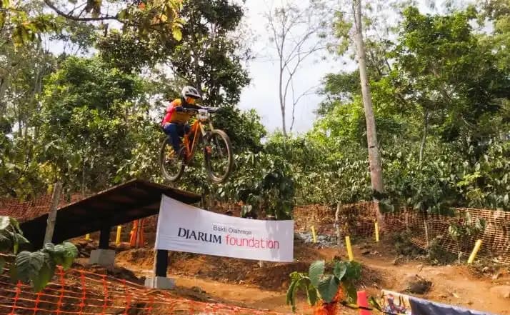 Aksi salah satu pembalap dalam sesi seeding run