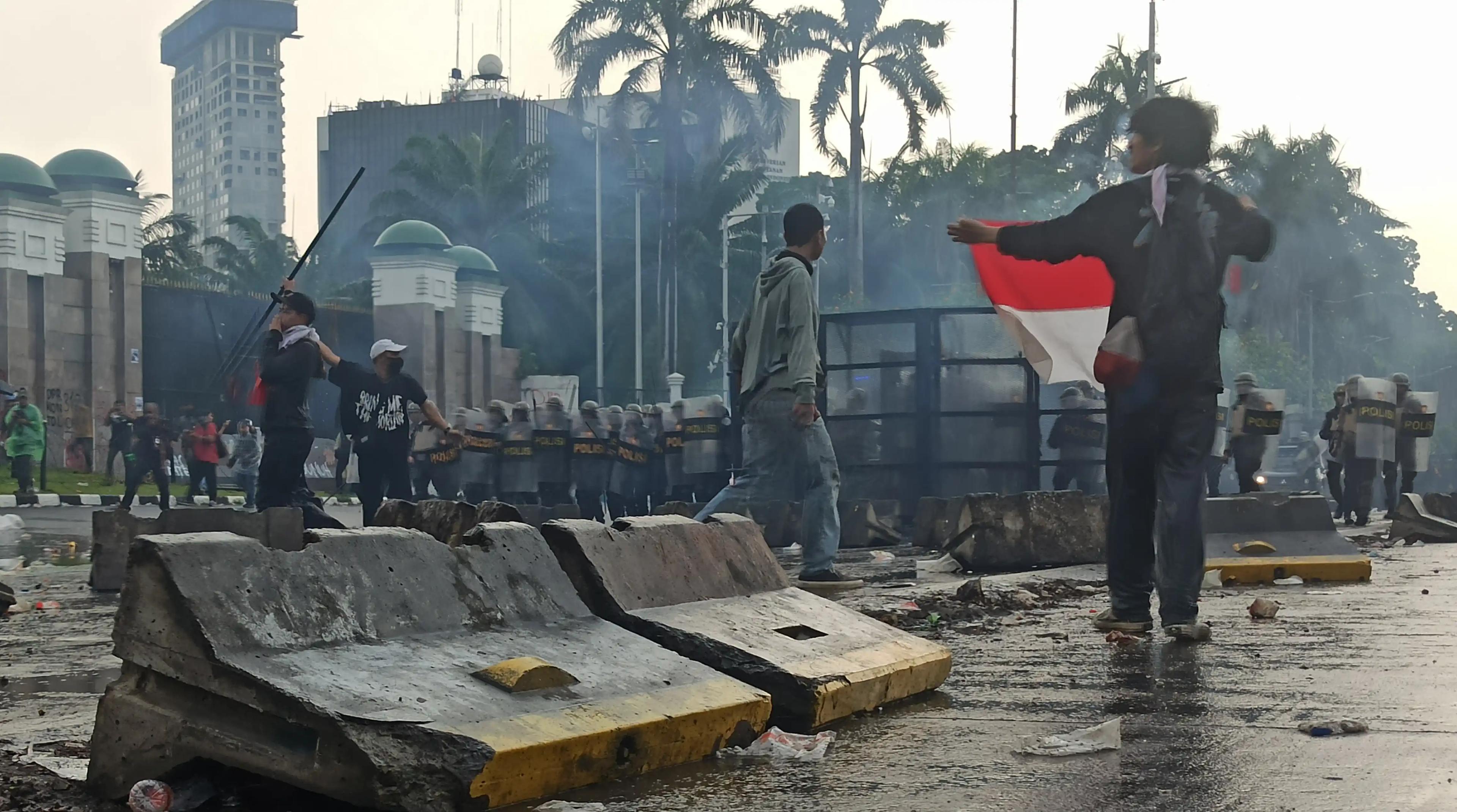 Aksi unjuk rasa di depan Gedung DPR RI, Kamis (28/8/2025)