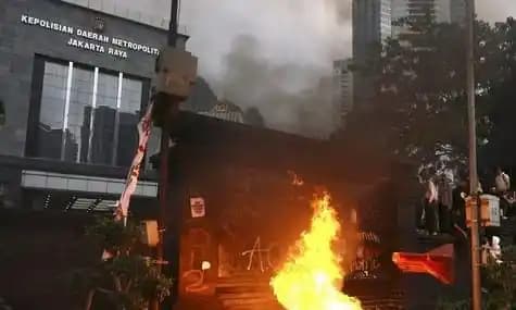 Aksi Unjuk Rasa di Polda Metro Jaya