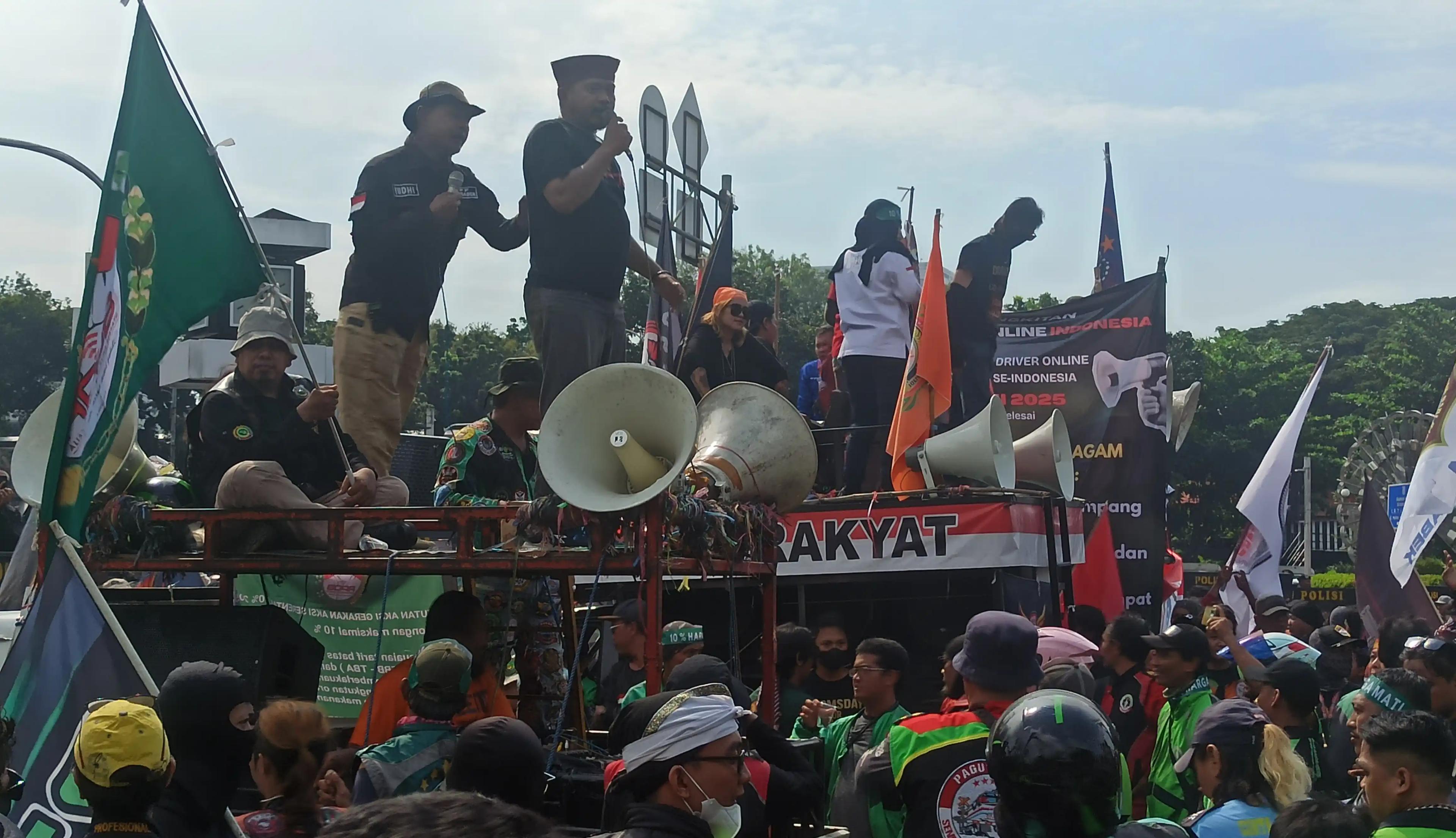 Aksi unjuk rasa pengemudi ojek online