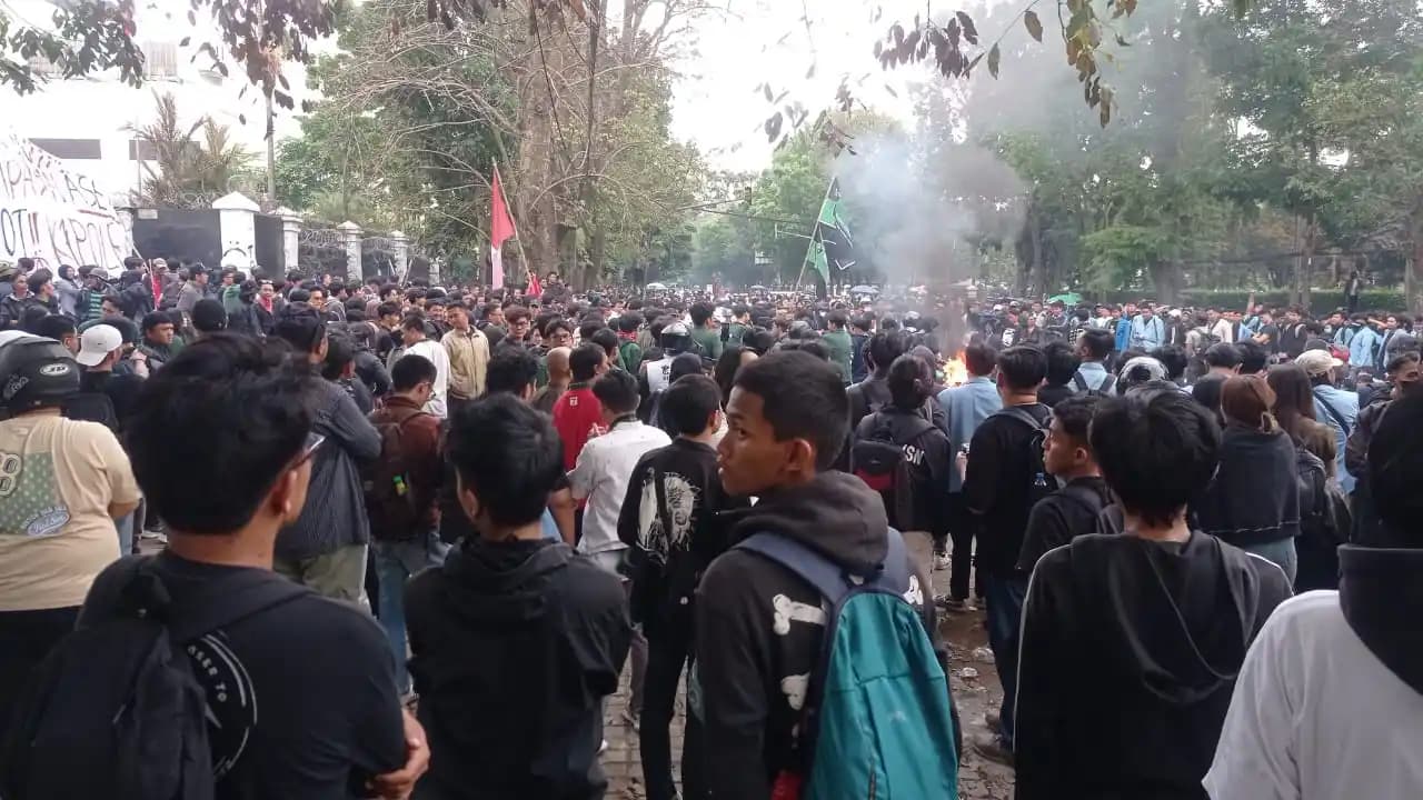 Aksi Unras di Bandung, Ini Tuntutannya