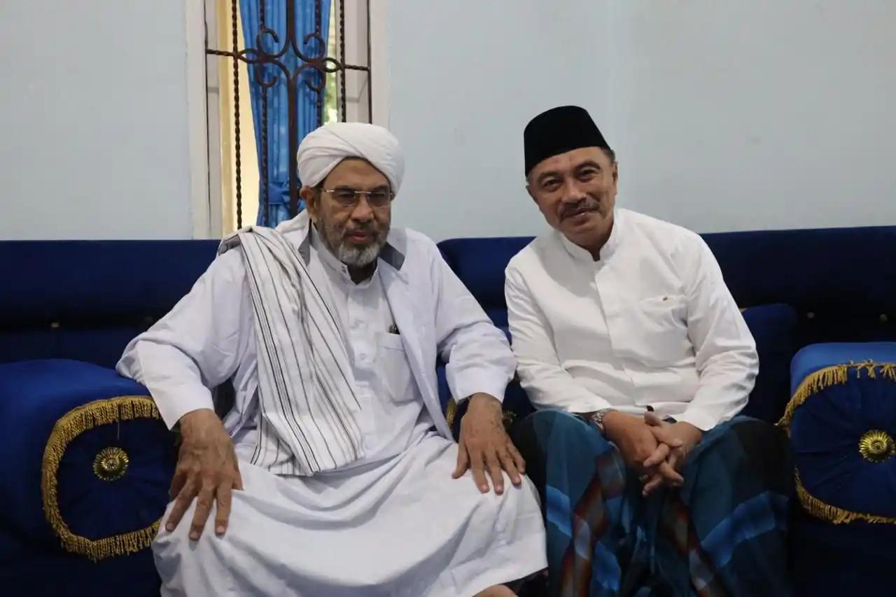 Al Habib Hamid Nagib Bin Syech Abu Bakar Bin Salim Bersama Wakil Wali Kota Bekasi, Harris Bobihoe