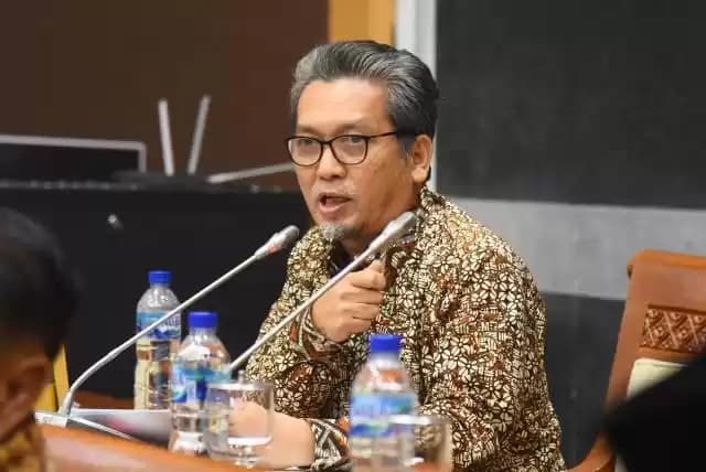 Anggota Komisi I DPR RI Almuzzammil Yusuf