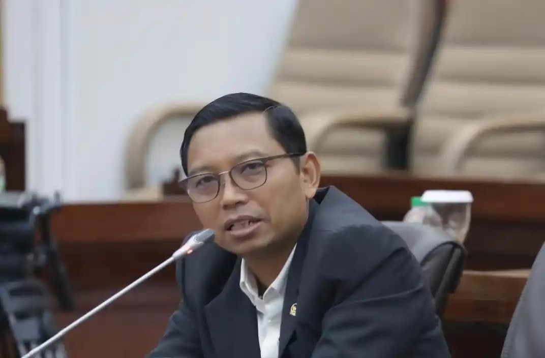 Anggota Komisi IX DPR  Zainul Munasichin