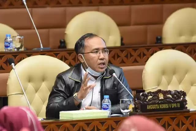 Anggota Komisi V DPR, Suryadi Jaya Purnama