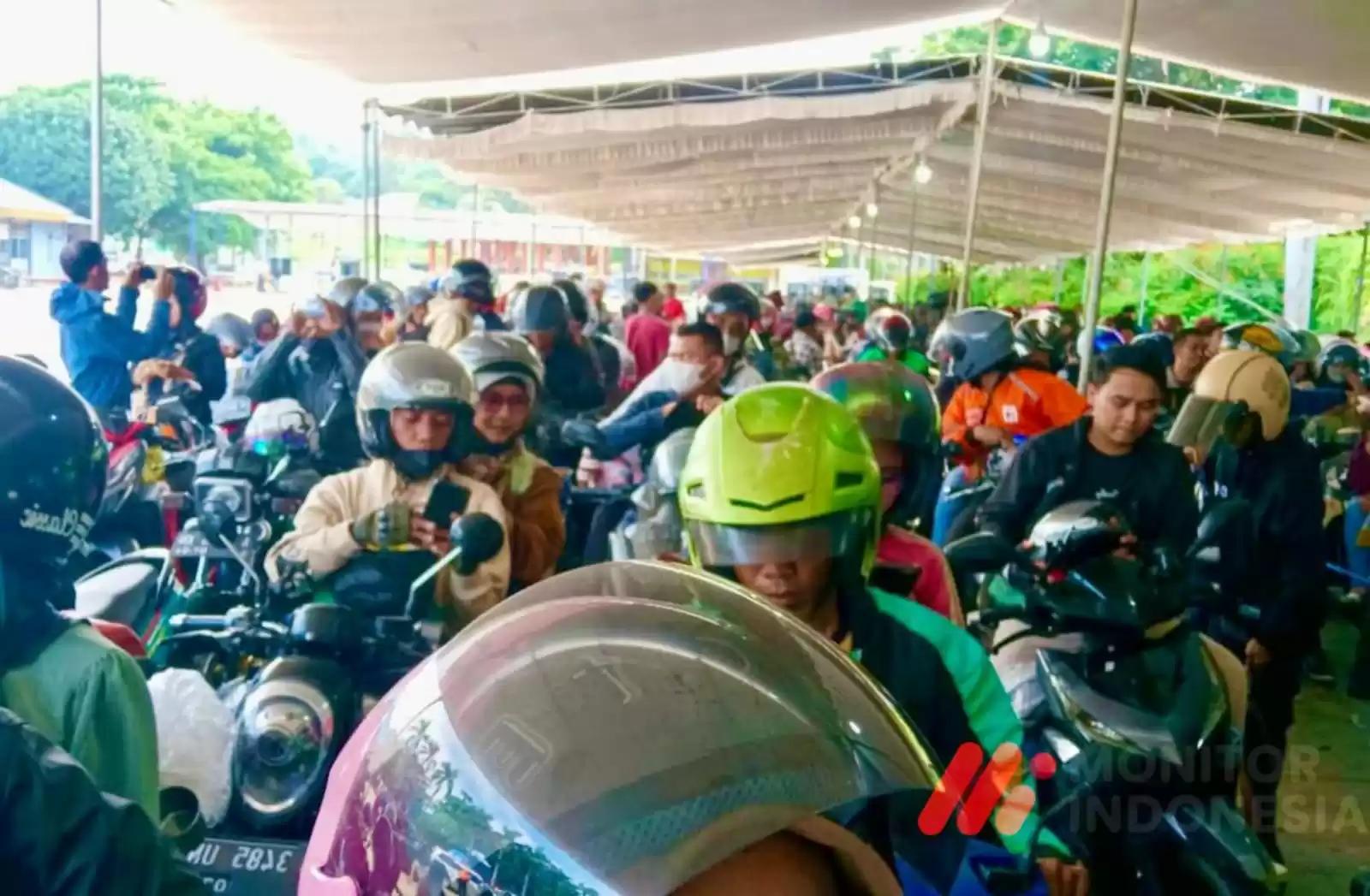 Antrian Kendaraan Roda Dua Pemudik