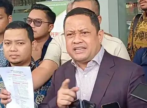 Ari Yusuf Amir Kkum mantan Menteri Perdagangan Tom Lembong