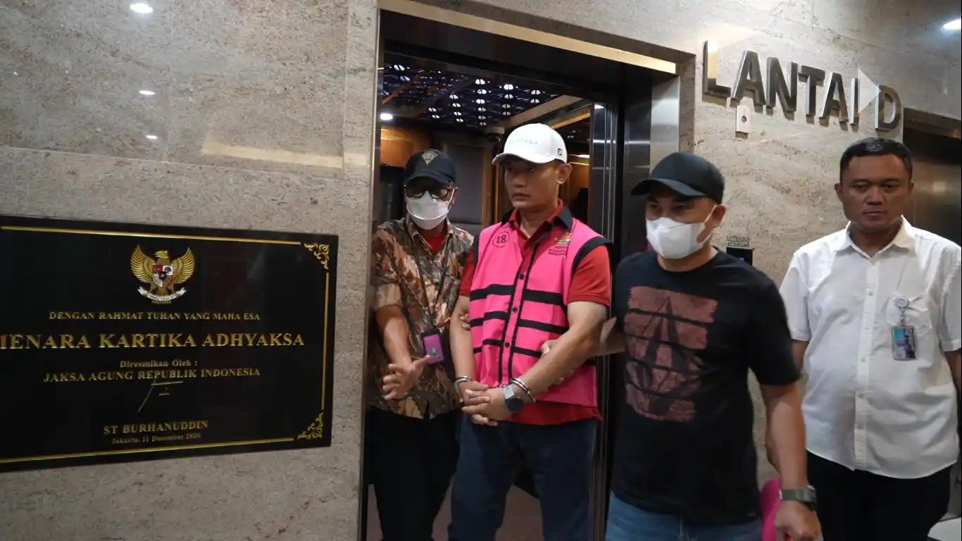 Ary Bakri Terjerat Suap Rp60 M, Terbongkar Kehidupan Sultan dan Kedekatannya dengan Artis Ibukota