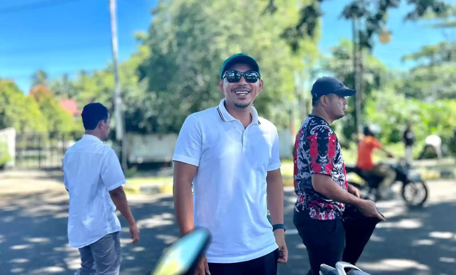 ASN Sekretariat DPRD Malut Turun Gunung Bersih-bersih Kota Sofifi, Zulkifli: Dari kami Sofifi Bersih, Sofifi Keren, dan Sofifi Maju