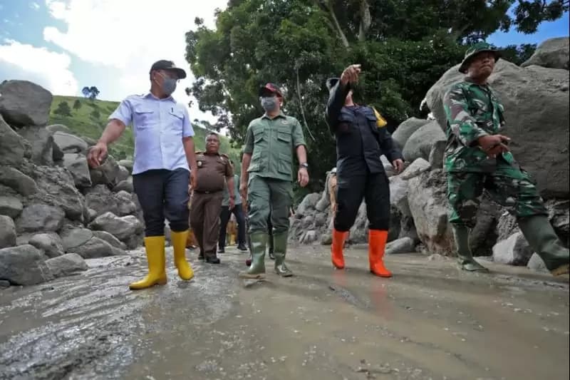 Kepala BNPB Kerahkan Evakuasi hingga Relokasi Warga Desa Simangulampe Humbahas