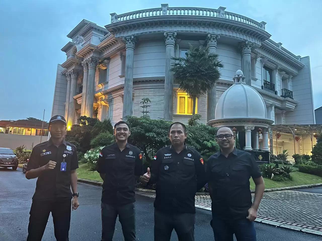 Terletak di Crown Golf Utara Nomor 7 Summarecon Serpong, Banten (Foto: Dok MI/Kejagung)