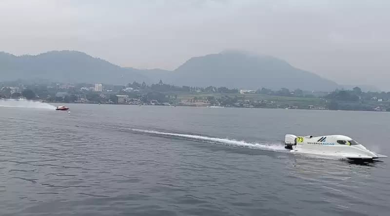 Pembalap F1 Powerboat Jajal Lintasan dalam Sesi 'Free Practice'