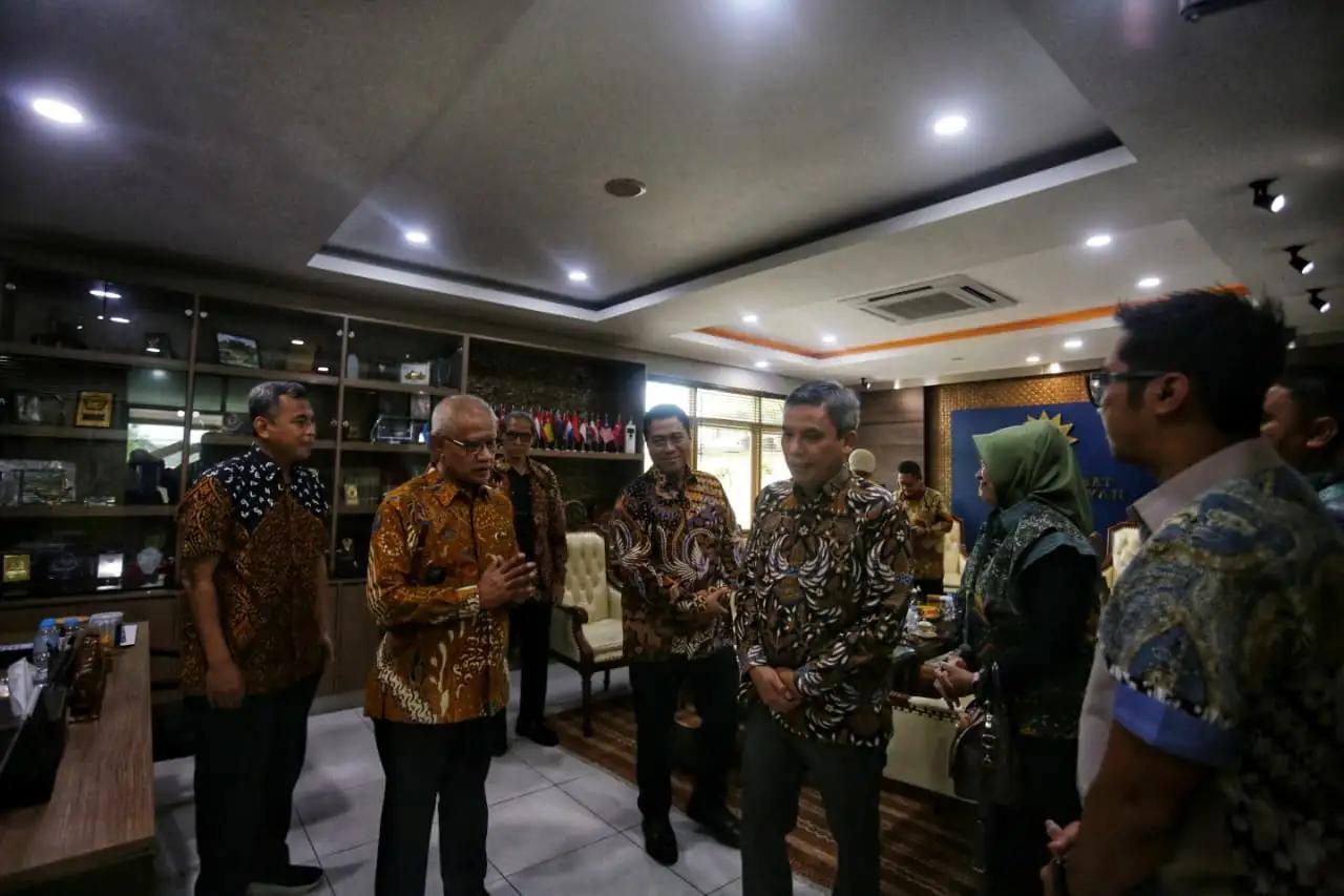 BTN Peduli Bersinergi dengan Muhammadiyah Salurkan Bantuan untuk Korban Banjir di Sumatera (Foto: Dok BTN)