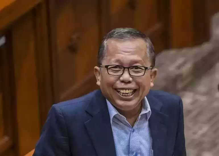 Arsul Sani Dilantik Jadi Hakim Konstitusi Hari Ini
