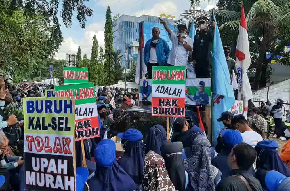 Menaker Ingatkan Gubernur  Hari  Ini Deadline UMP 2024!