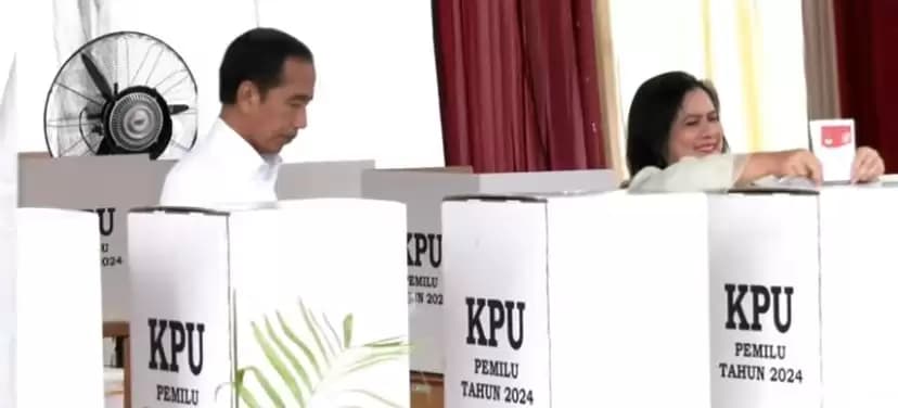 Tiba di TPS 10 Gambir, Jokowi dan Iriana Siap Mencoblos