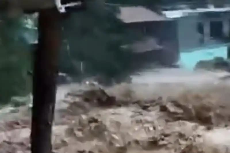 banjir bandang karawang