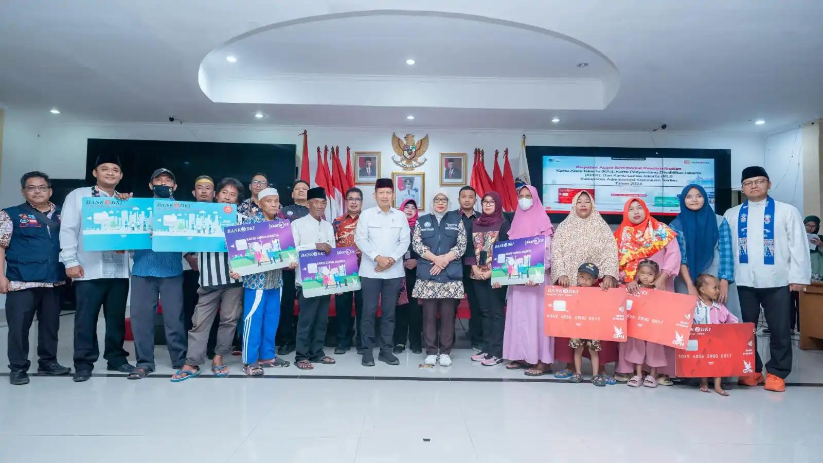 BANK DKI DISTRIBUSIKAN BANSOS