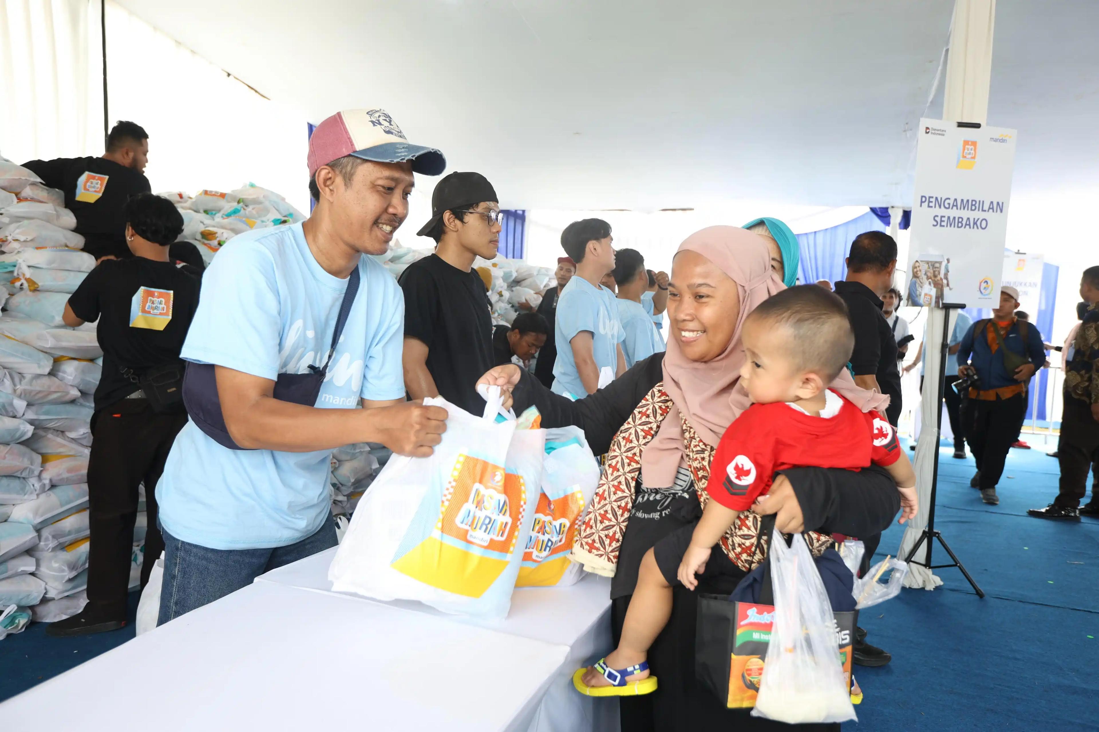 Bank Mandiri Gelar Pasar Murah
