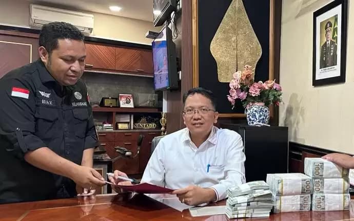 Kejagung Sita Rp 40 Miliar dari Anggota BPK Achsanul Qosasi Tersangka Korupsi BTS Kominfo Rp 8 Triliun