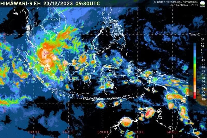 Cuaca Jakarta: Waspadai Potensi Hujan, Petir dan Angin Kencang Kamis Sore