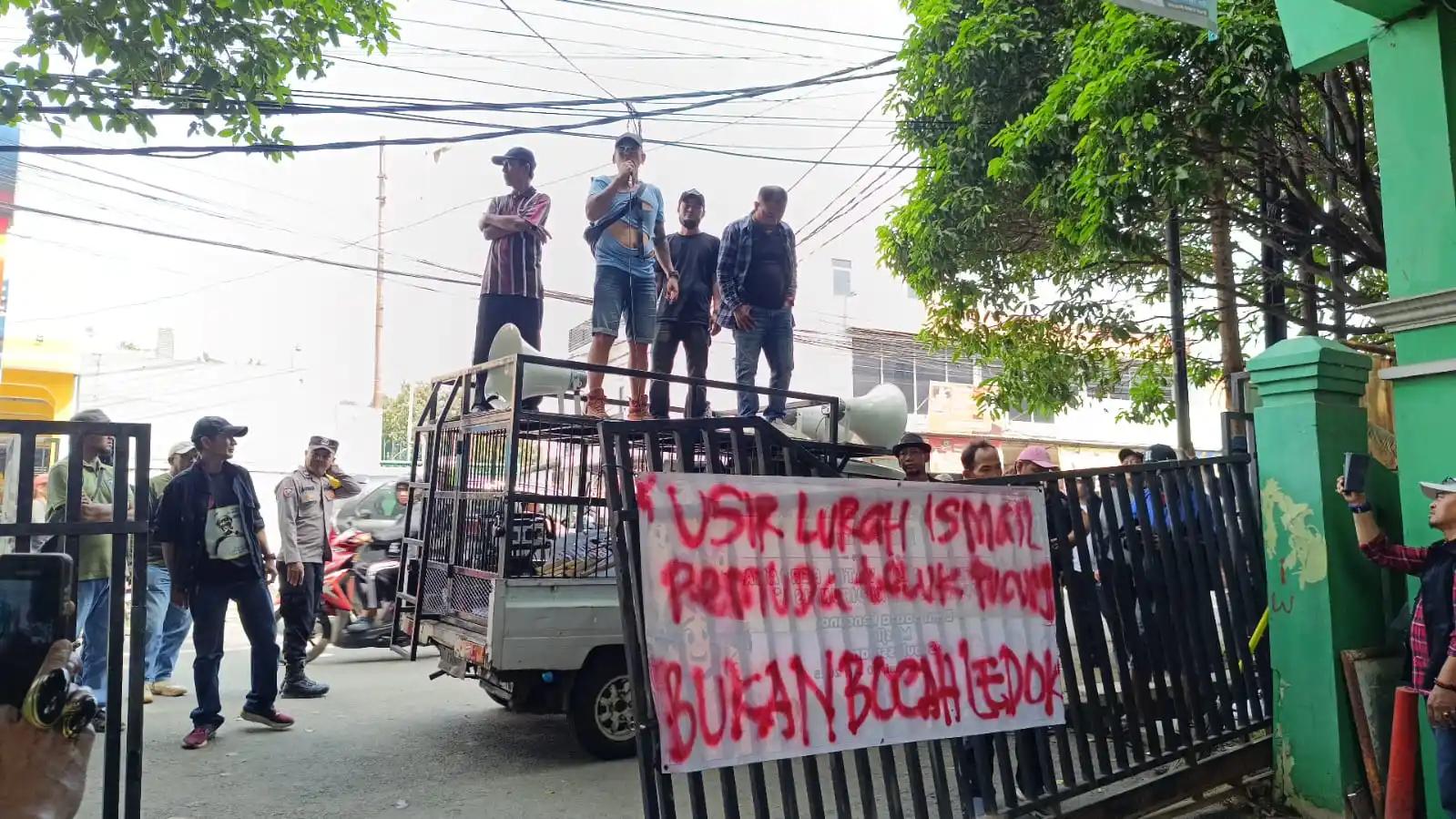 Bekasi Diguncang Aksi Aliansi Bocah, Warga Desak Lurah Teluk Pucung Dicopot