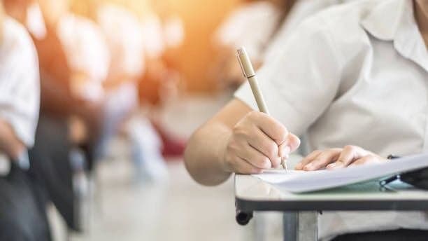 Universitas Terkemuka di Tiongkok Hapus Tes Bahasa Inggris untuk Kelulusan