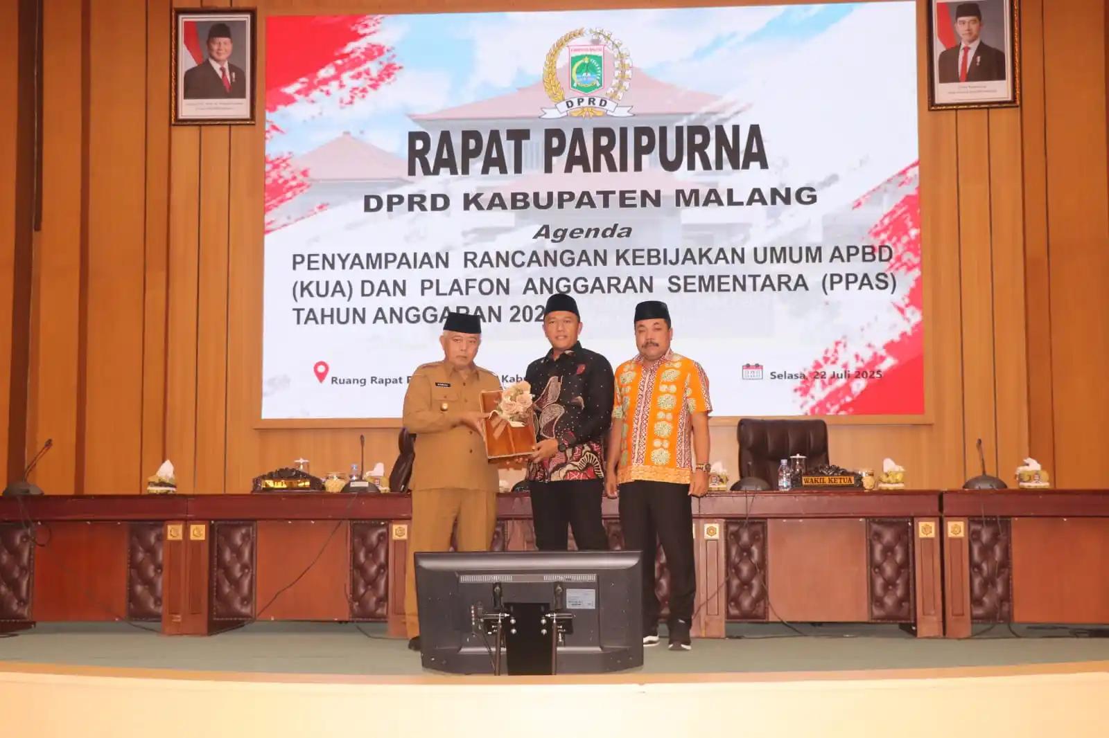 Berlangsungnya rapat paripurna DPRD Kabupaten Malang