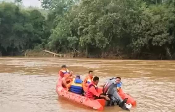 BPBD saat pencarian korban perahu karam di Muratara, Sumsel