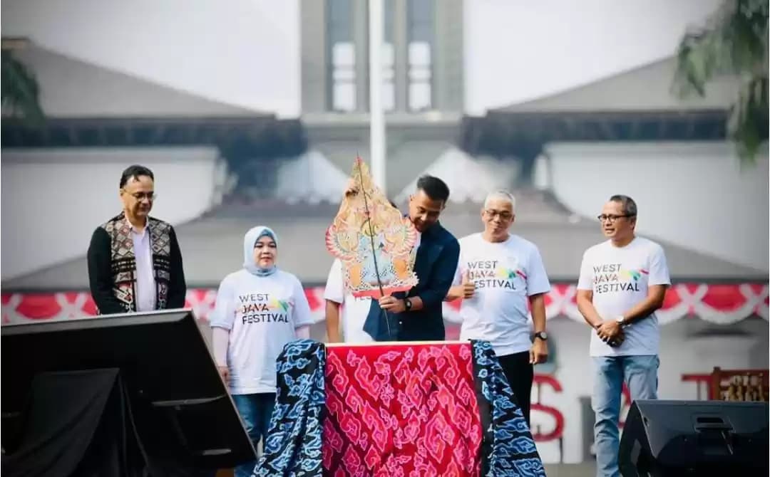 Buka West Java Festival 2024, Pj Gubernur Jabar Ajak Masyarakat Lestarikan Tradisi