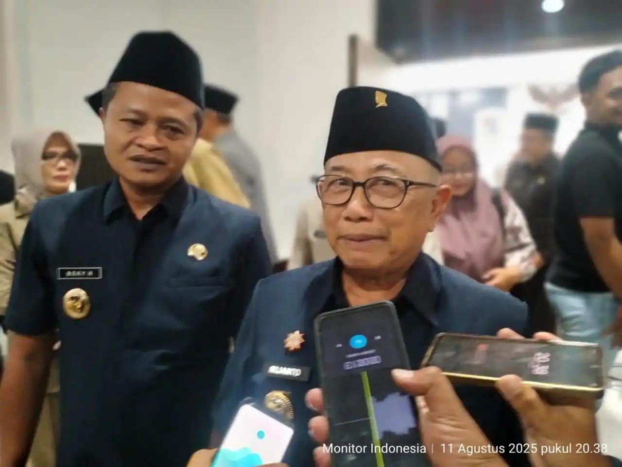 Bupati Blitar Rijanto bersama Wakil Bupati Blitar Beky Herdiansyah