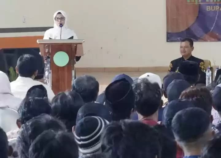 Bupati Blitar Rini Syarifah saat menyampaikan sambutan (Foto: Dok MI/JK)