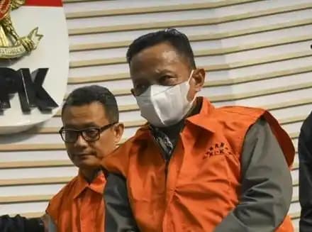 Bupati Situbondo dan Kadis PUPR jadi Tahanan KPK