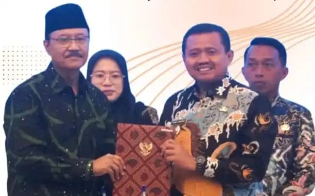 Bupati Sumedang, Dony Ahmad Munir