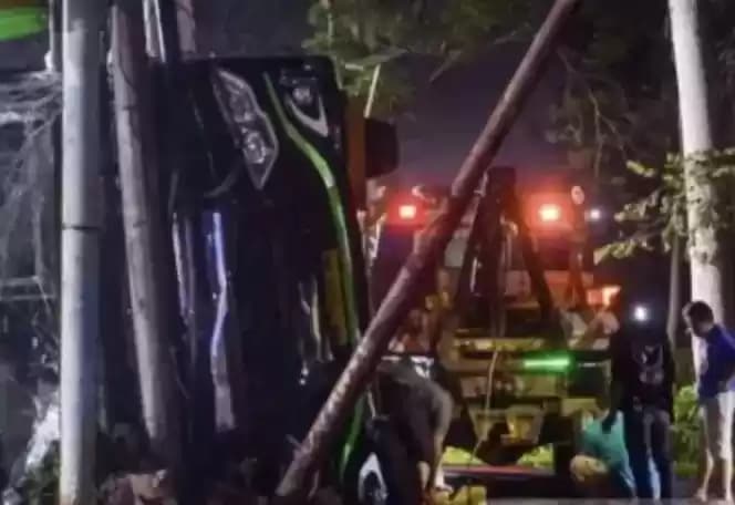 Bus Kecelakaan di Ciater