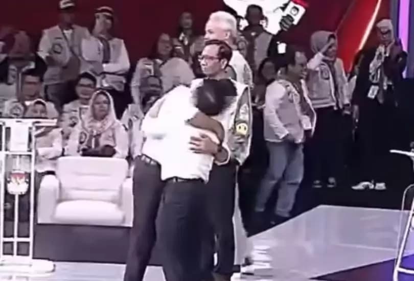 Momen Anies-Cak Imin Berpelukan Usai Debat Cawapres