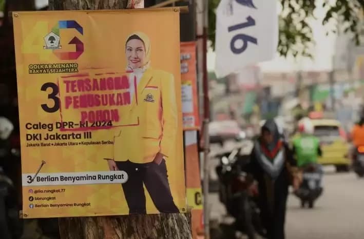 Gara-gara Bendera Partai Halangi Jalan, Pemotor Kecelakaan di Fly Over Mampang