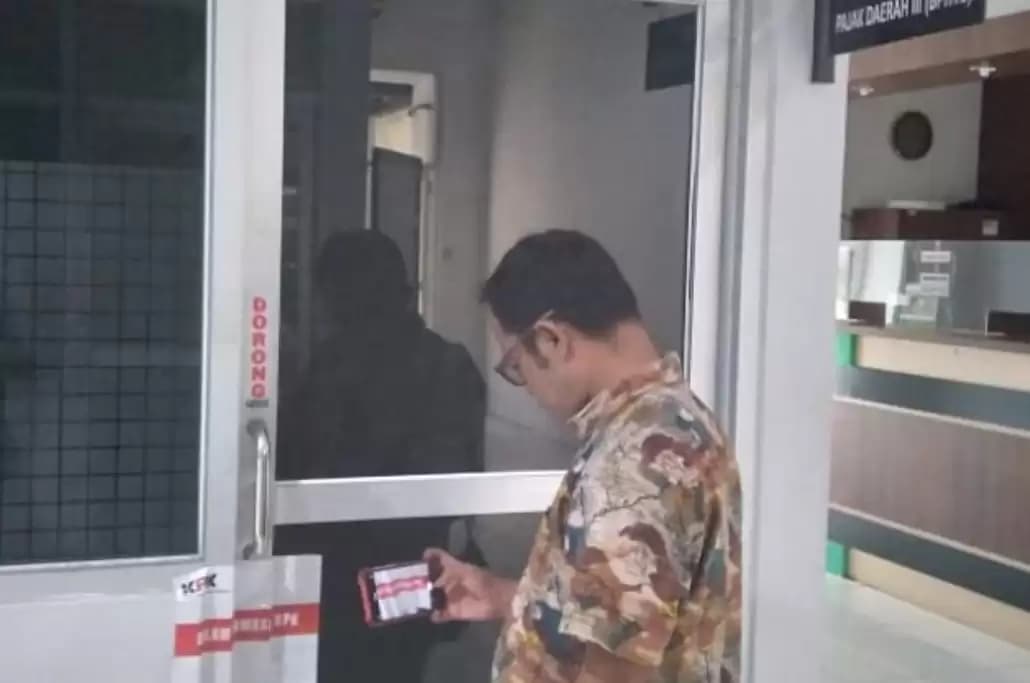 Nggak Kapok! Kepala BPPD Sidoarjo Ari Suryono Terjaring OTT Lagi!