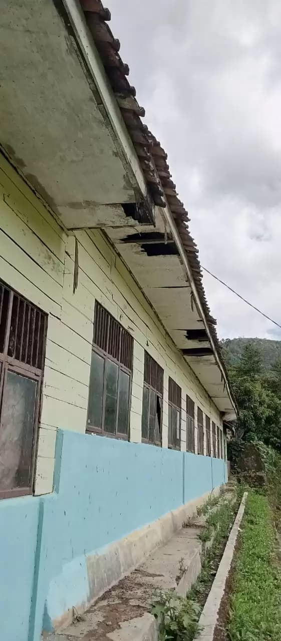 MIS AL- Huda Beringin Jaya Pekon Sirna Galih, Kecamatan Ulu Belu, Kabupaten Tanggamus, Provinsi Lampung berdinding papan (Foto: Dok MI)
