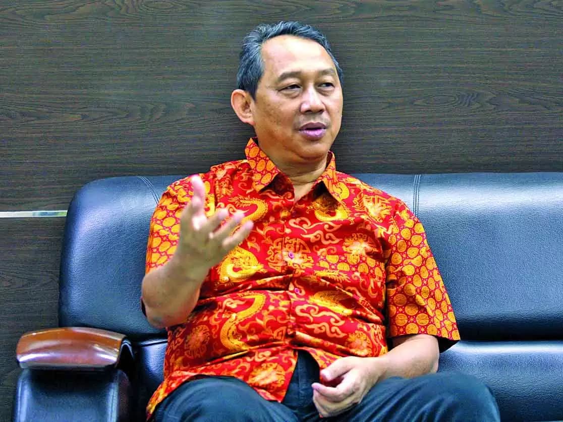 Menggunakan Angkutan Umum Bisa Hemat 50 Persen
