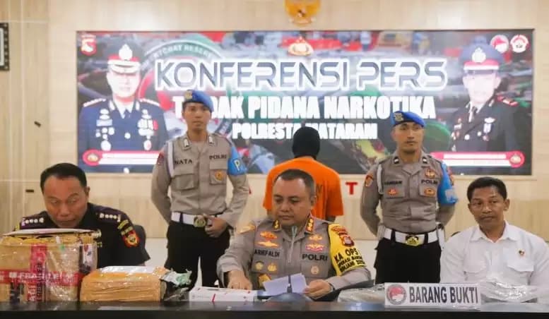 Polisi Sita 2,8 Kilogram Ganja Dari Seorang Mahasiswa di Mataram