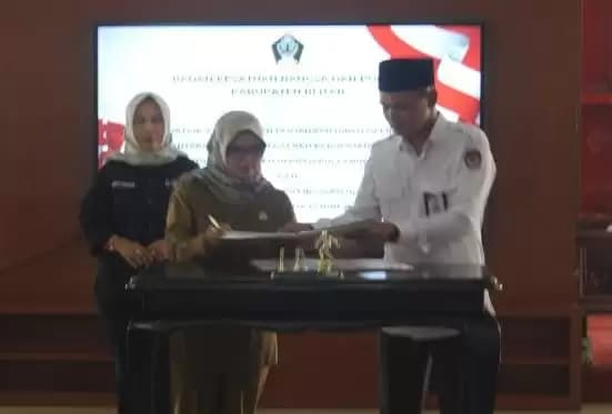 KPU, Bawaslu dan Pemkab Blitar Tandatangani NPHD