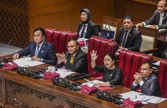 Ada Apa Nih? DPR Lelet Kaya "Siput" Bahas RUU Perampasan Aset, Revisi UU Desa Langsung Digas!