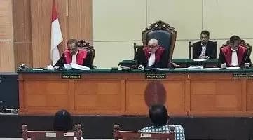Hakim Vonis Bebas Haris dan Fatia Singgung Sikap Rendah Hati Jokowi