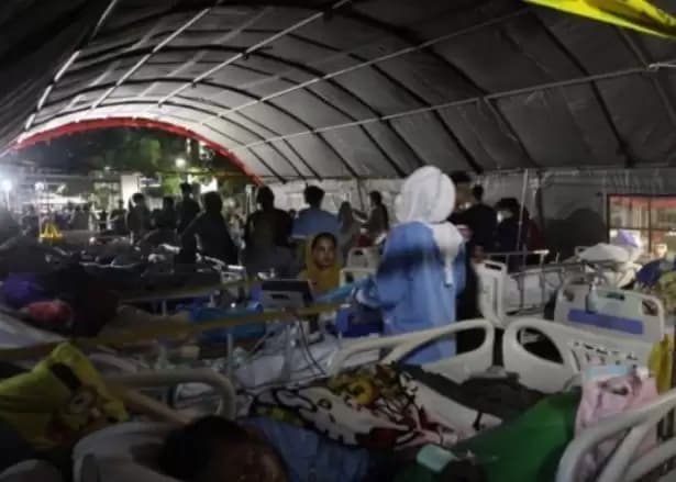 160-an Pasien RS Unair Masih Dievakuasi Pasca Gempa