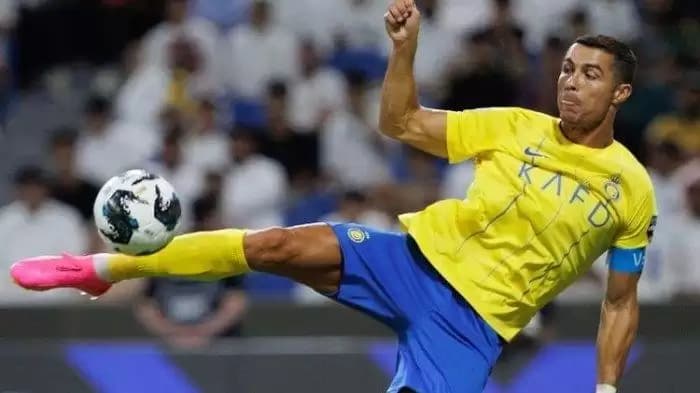 Ronaldo Cetak Gol Spektakuler Jarak Jauh