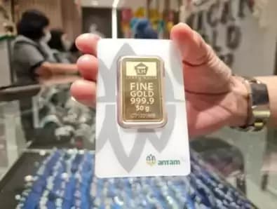 Harga Emas Antam Stagnan di Awal Pekan, Segini per Gramnya