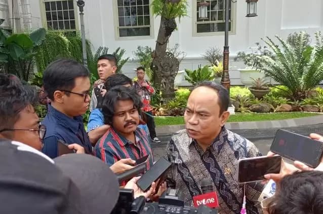 Budi Arie sebut Jokowi Jelas Dukung Prabowo-Gibran, tapi Klaim Pemerintah Netral