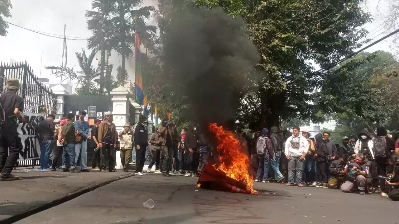 Demo DPRD Jawa Barat
